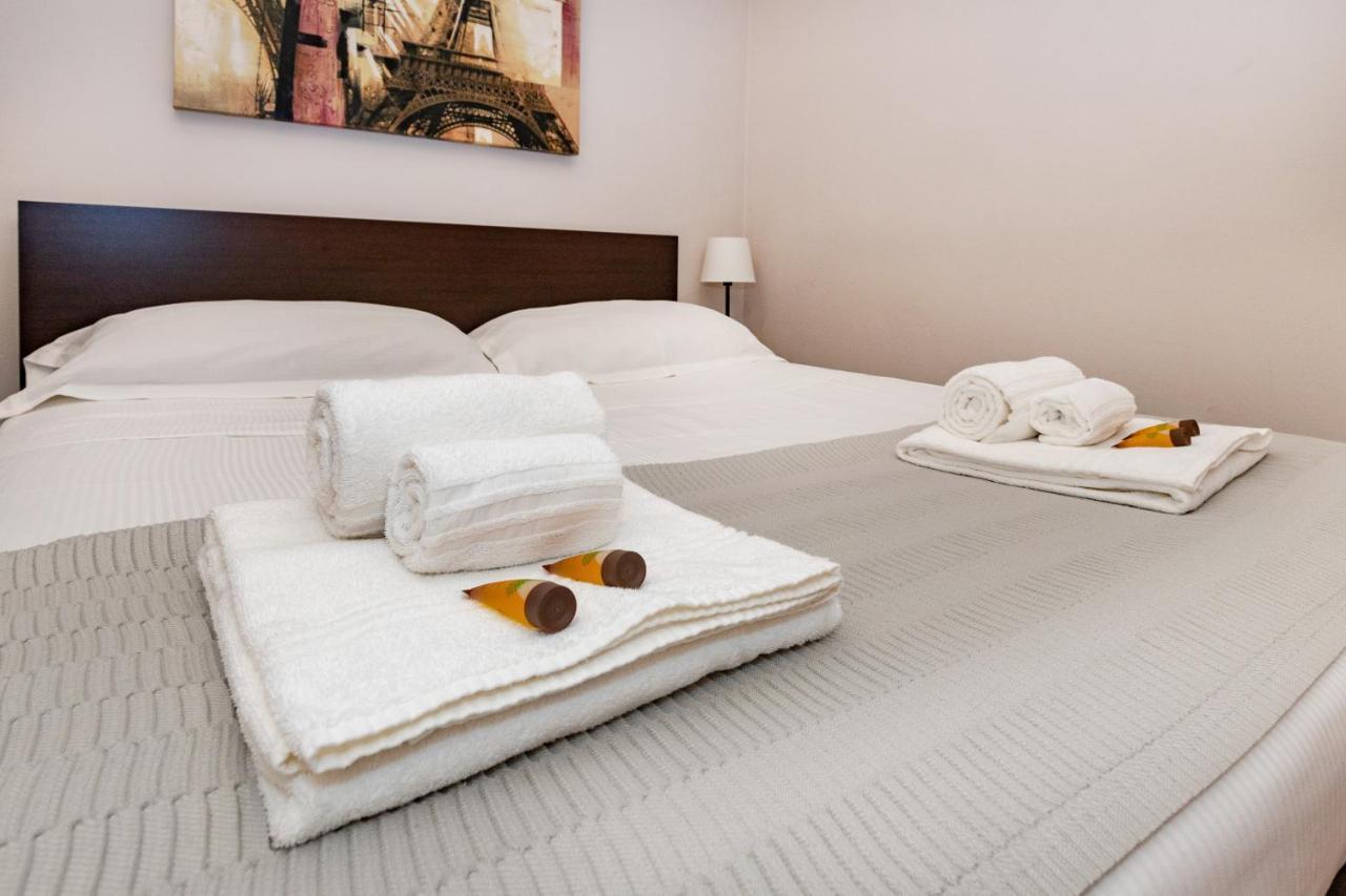 Stesicoro Exclusive Rooms 卡塔尼亚 外观 照片