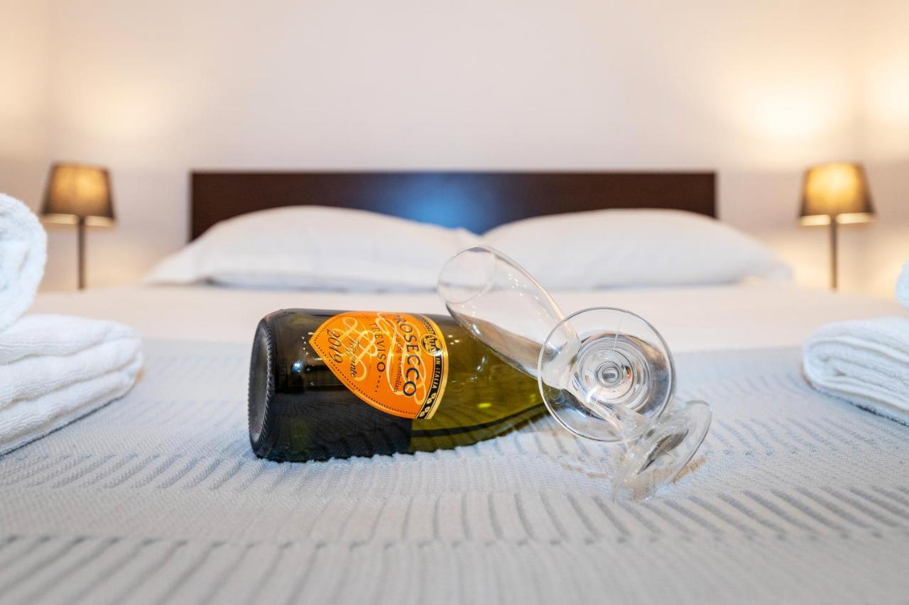 Stesicoro Exclusive Rooms 卡塔尼亚 外观 照片